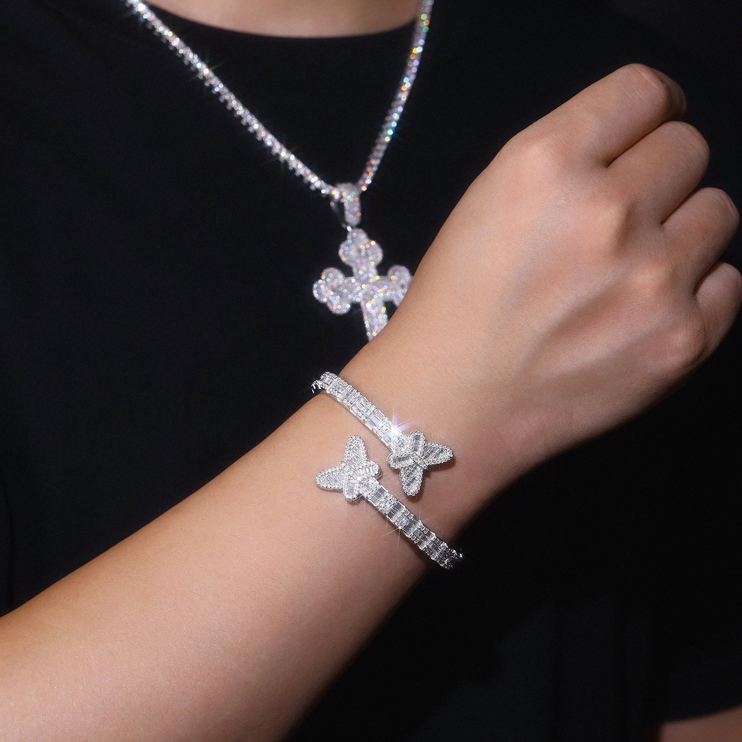 Jewelry Bracelet Featuring Top-quality Moissanite, Elegant And Fashionable, Luxurious And Trendy, Made Of S925 Silver With Electroplated Platinum.