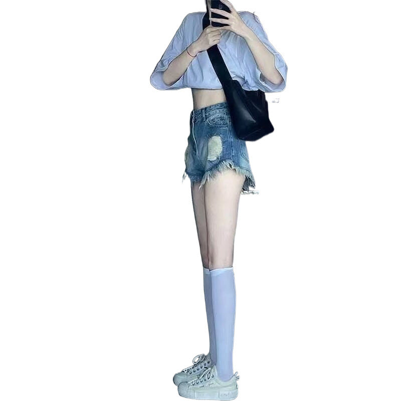 Stylish Minimalist Short Jeans For Women