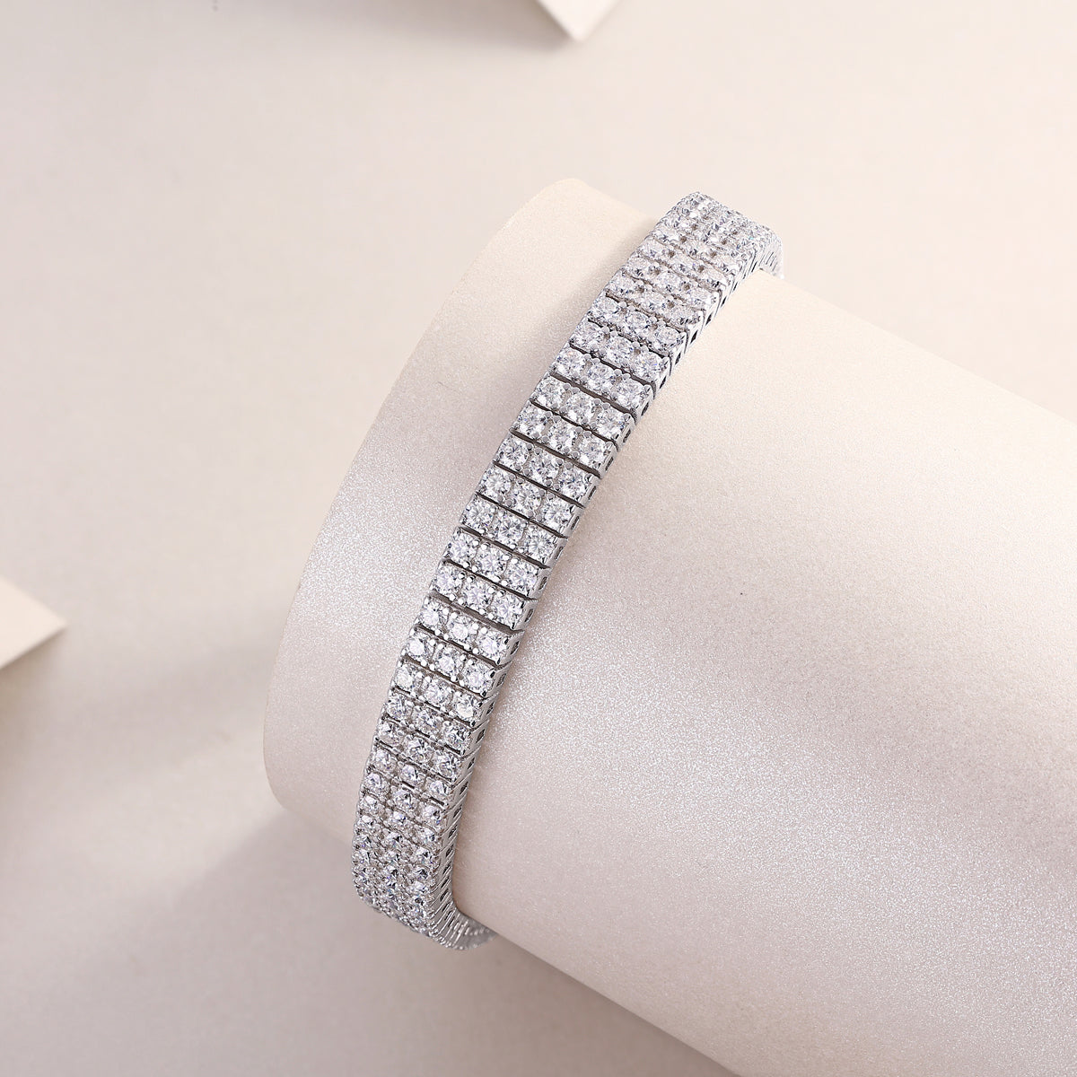Chain Lock Radiance - A Luxurious And Fashionable Light Luxury Jewelry Silver Bracelet Set With Top-quality Moissanite, S925 Silver-plated Platinum